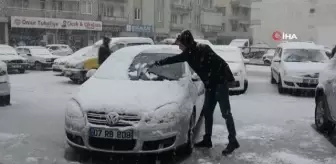Korkuteli beyaz gelinliğini giydi: Kar kalınlığı 8 santimetreye ulaştı