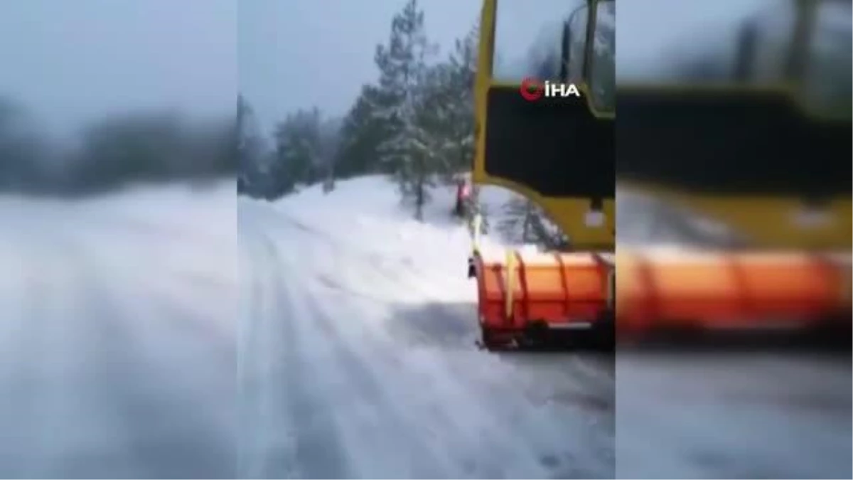 Murat Dağı Termal Kayak Merkezi\'ne yılın ilk karı yağdı