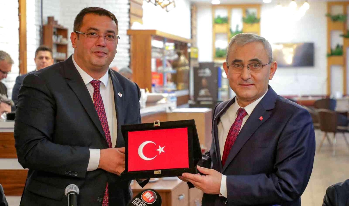 "Önemli olan kamunun ve yaşadığımız şehrin ortak menfaatlerinde buluşabilmek"