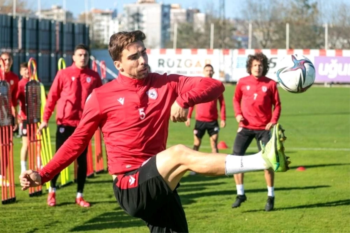 Samsunspor\'da lisansı çıkan Tomane yeniden takımda