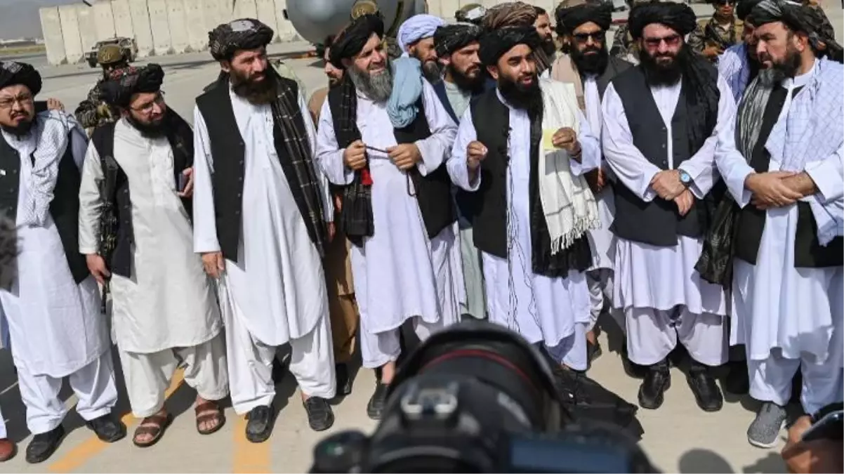 Taliban yerli ve milli otomobili Mada 9\'u görücüye çıkardı! Teknik özellikleri dış görünüşü kadar lüks değil