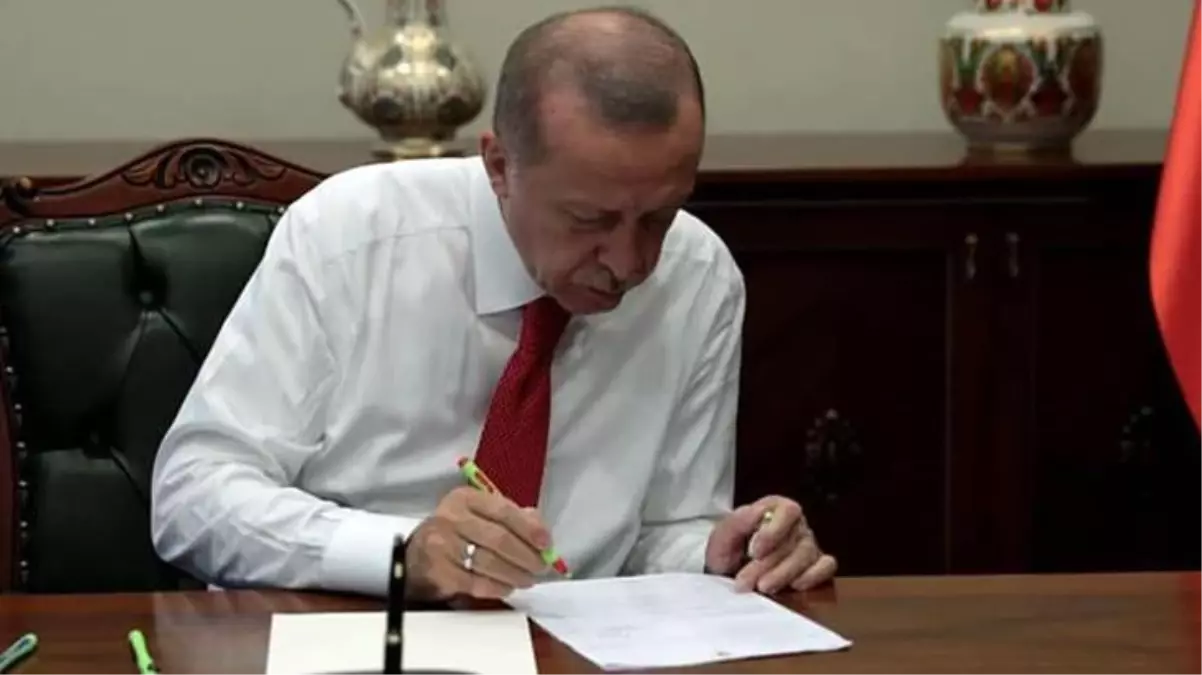 AK Partili Turan canlı yayında paylaştı! Cumhurbaşkanı Erdoğan\'ın masasındaki son anket, siyasette dengeleri alt üst edecek