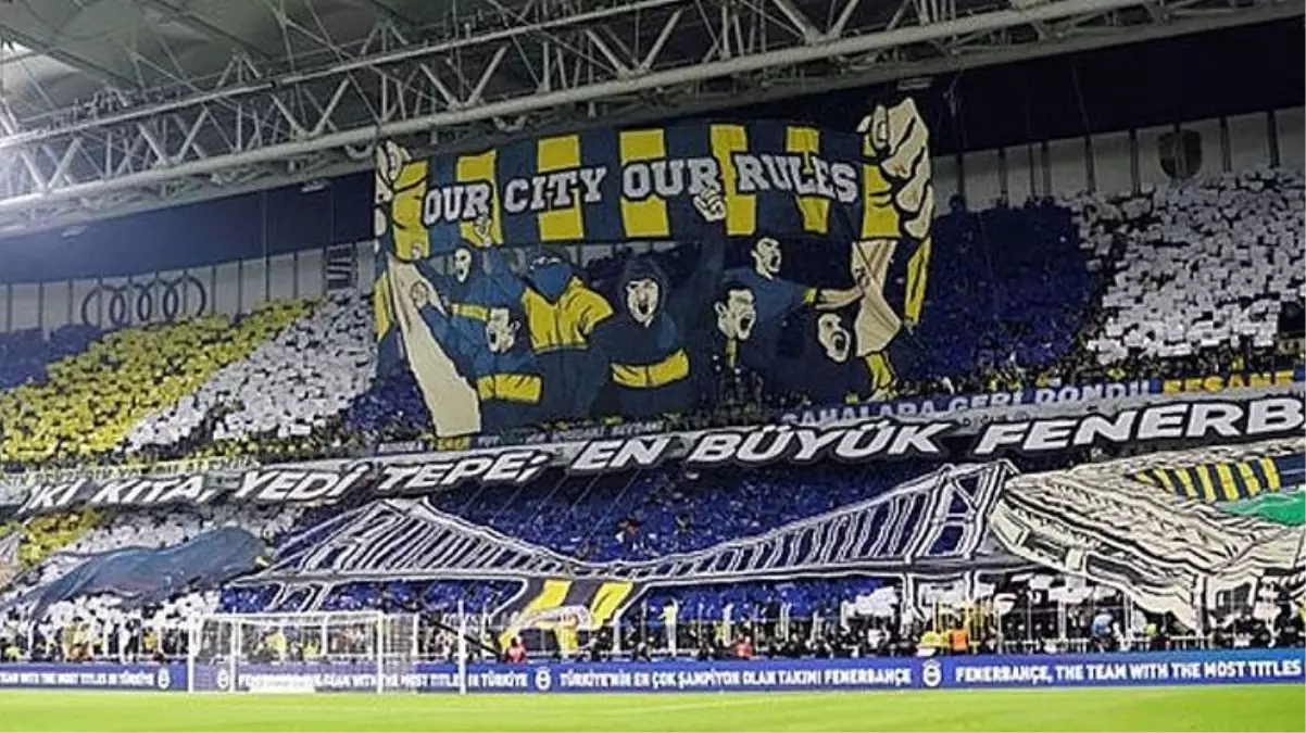 Bu pankartı unutmadılar! Galatasaray tribünlerinden Fenerbahçe taraftarına olay gönderme