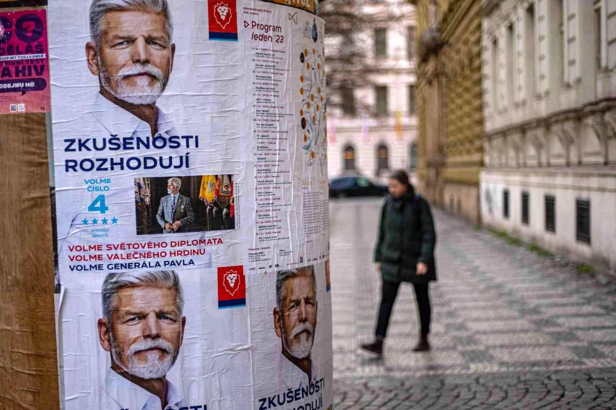 Çekya\'da halk yeni devlet başkanını seçmek için sandık başında