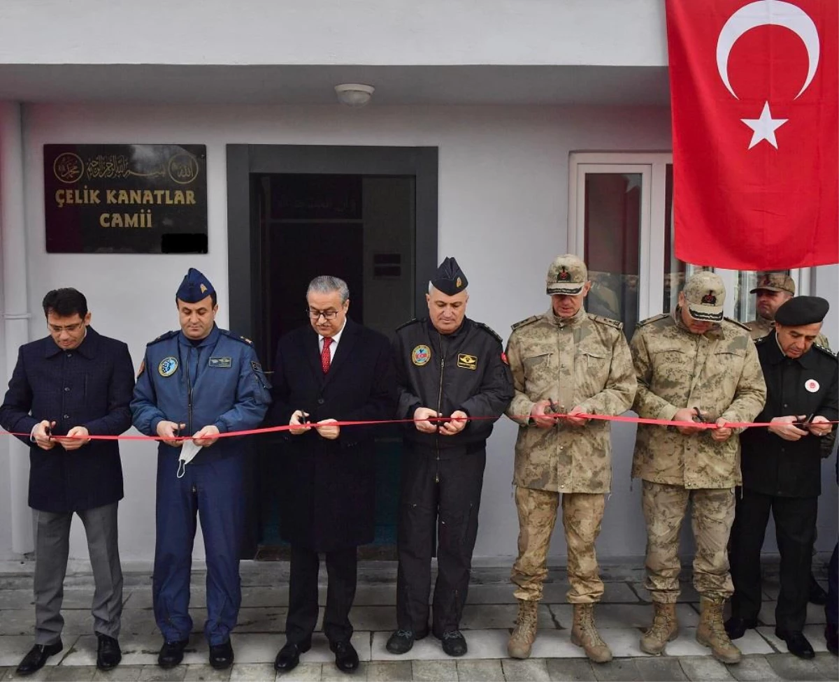 Diyarbakır Valisi Su, Çelik Kanatlar Camisi\'nin açılışını yaptı