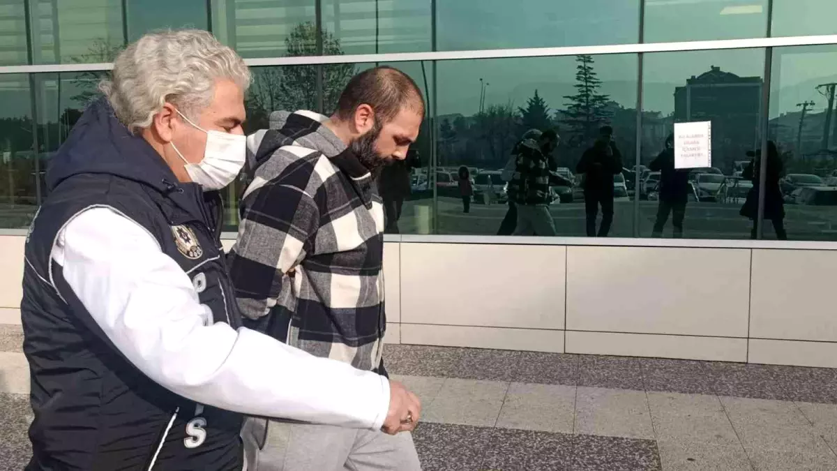 "Dur" ihtarına uymayıp polisi peşine taktı, uyuşturucuyla yakalandı