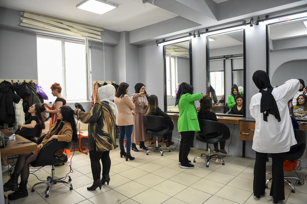 Esenyurt Belediyesi\'nin Kuaförlük Kurslarına Hafta Sonu Eğitimleri de Eklendi