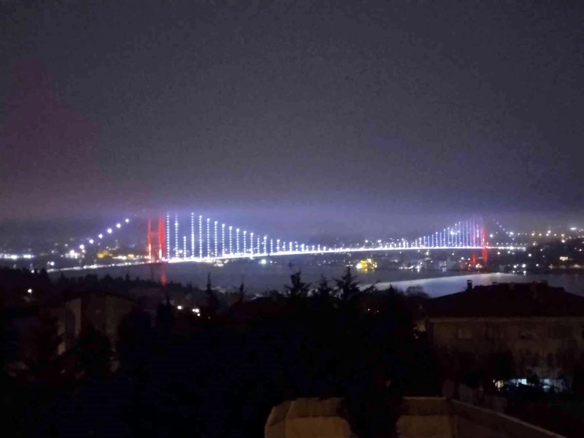 İstanbul Anadolu Yakası\'nda sis etkili oluyor