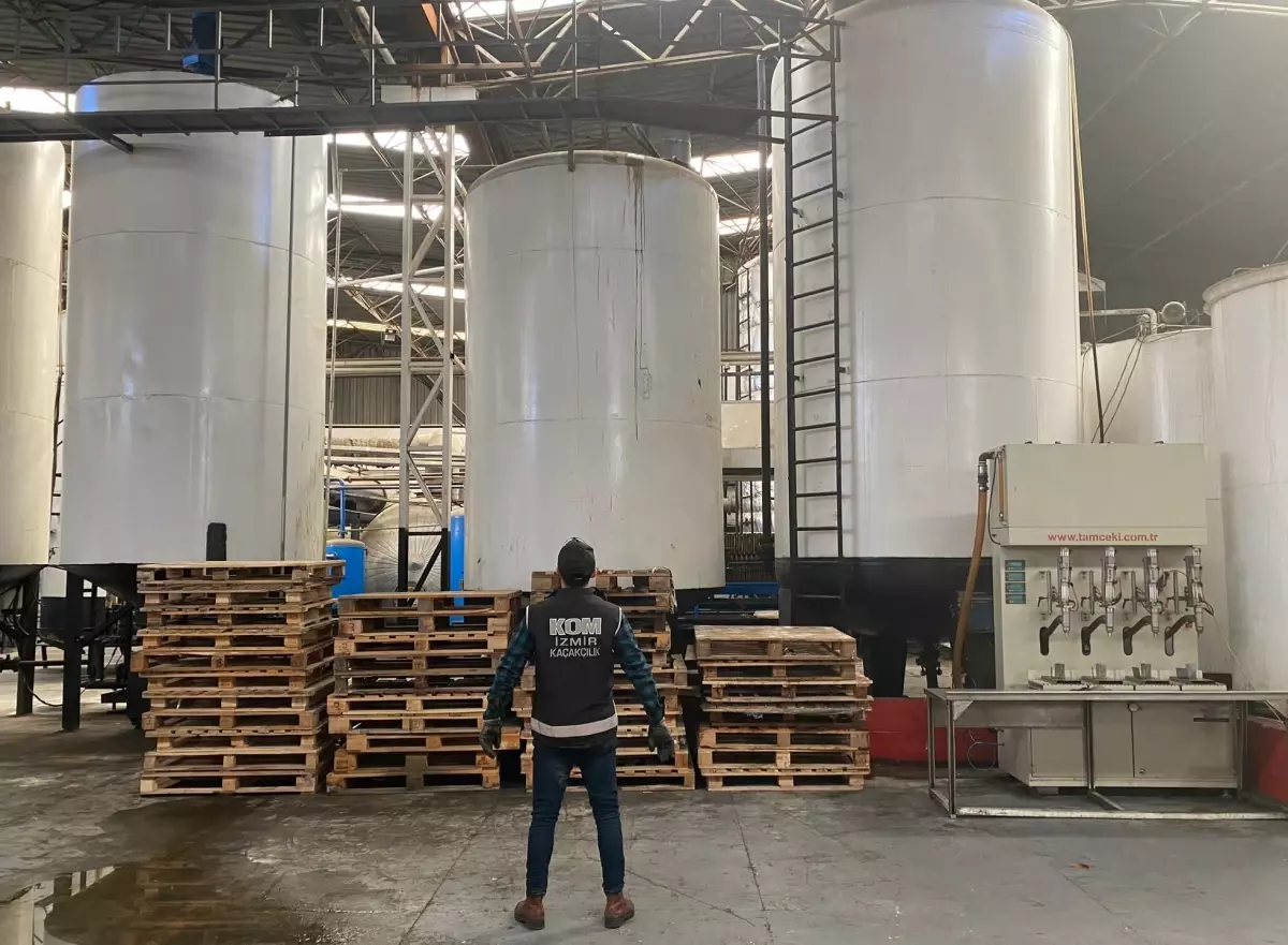 İzmir\'de 150 ton karışımlı akaryakıt ele geçirildi
