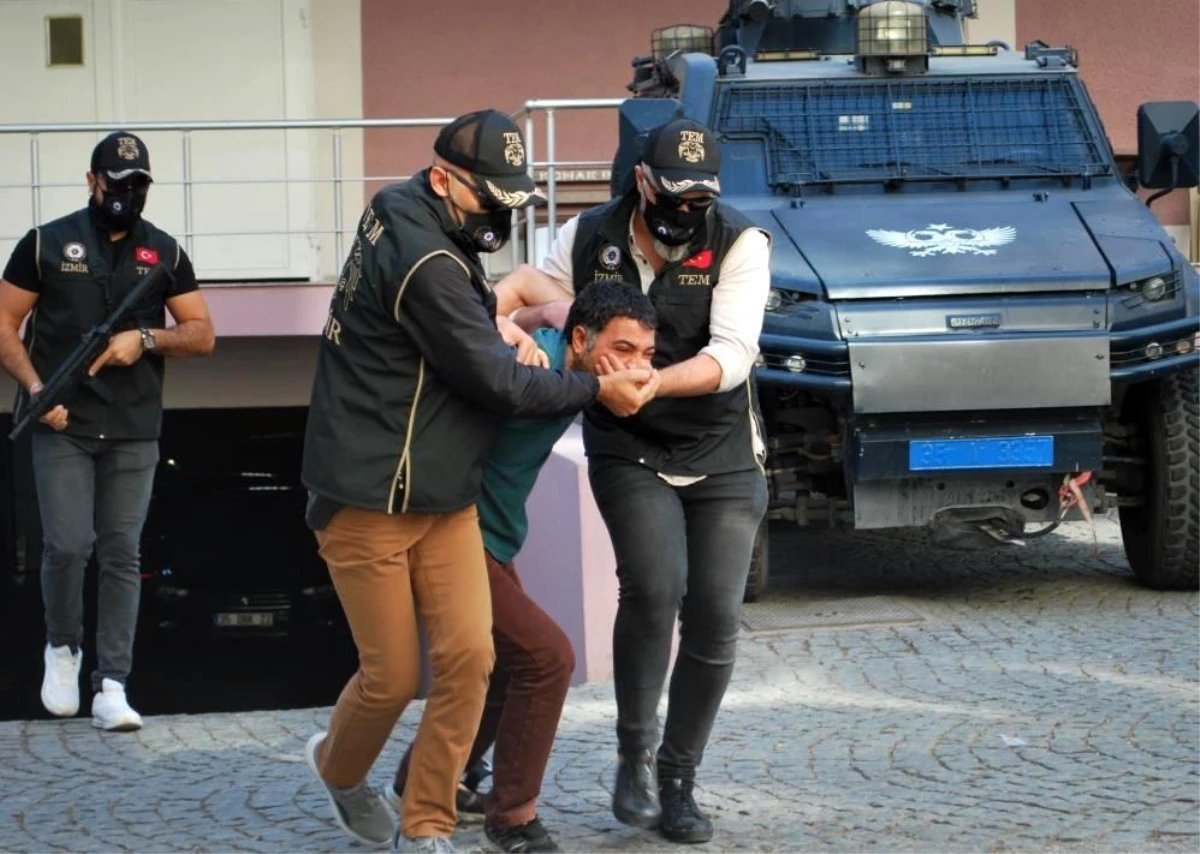 İzmir\'de cezaevi servisine saldırı davasında 4 tahliye