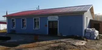 KASTAMONU - 65 yaşındaki Sakine teyze çocukluğundan beri hayalini kurduğu çarşaf bağını öğreniyor