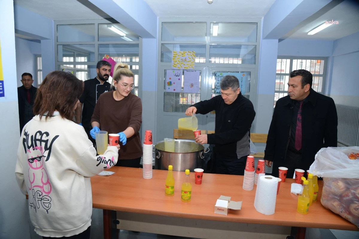 Kırşehir Belediyesi öğrencilere çorba ikram etti