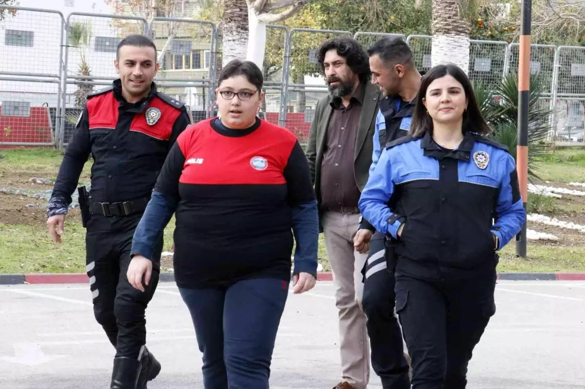 Otizmli şampiyonun polis olma hayali gerçek oldu