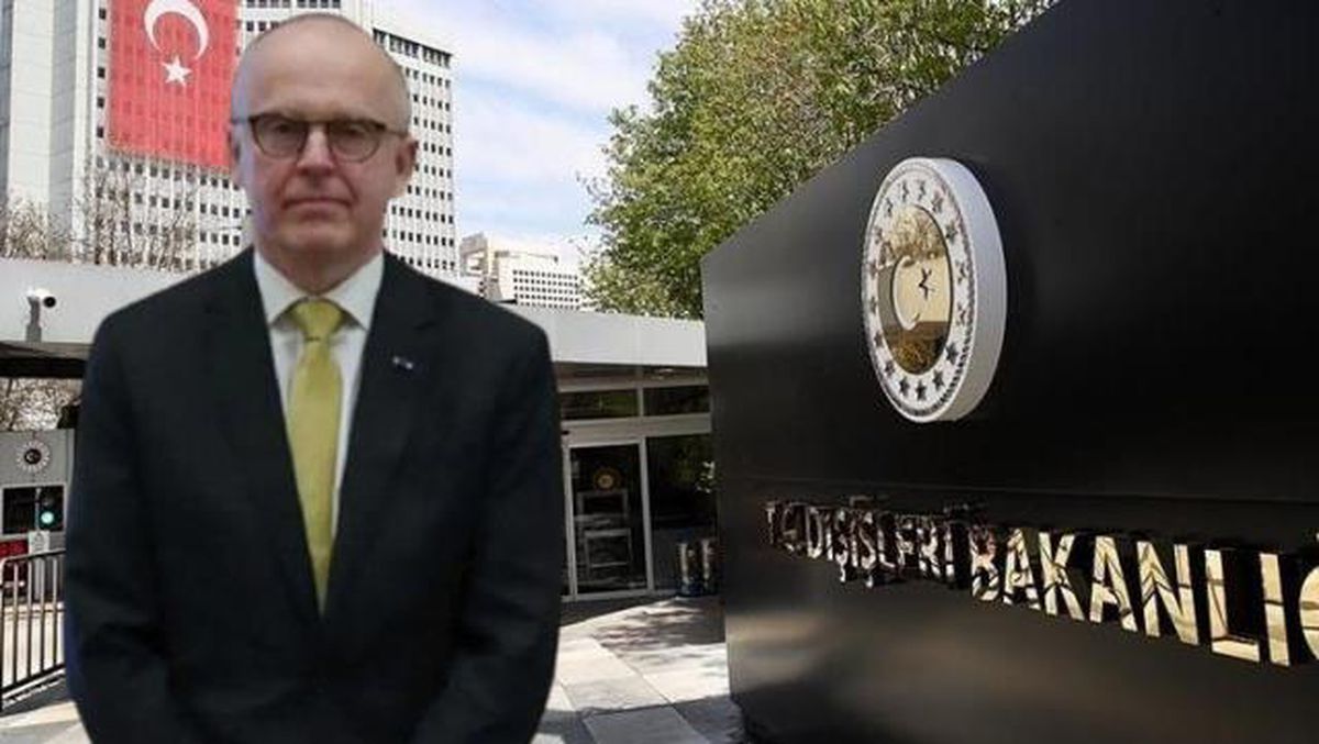 Son Dakika: Terör gruplarının Cumhurbaşkanı Erdoğan'ı hedef alan gösterisi sonrası İsveç Büyükelçisi bakanlığa çağrıldı