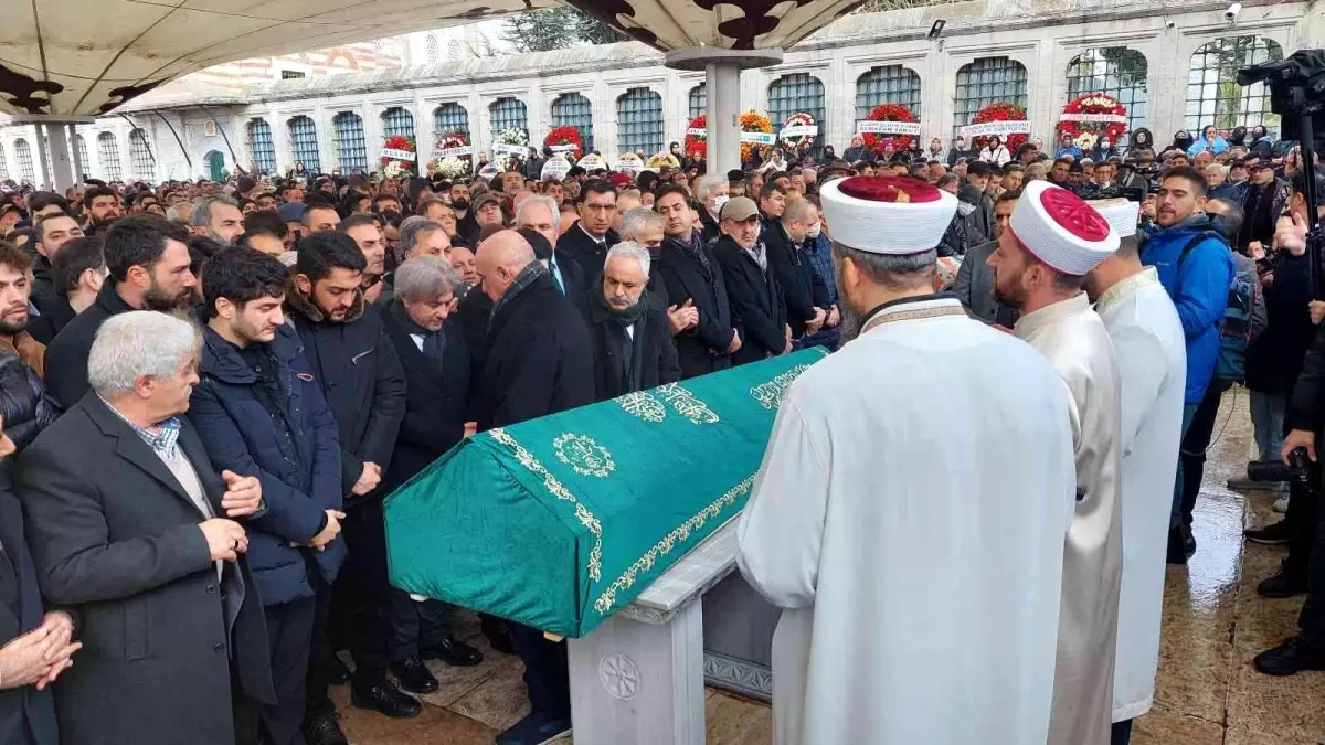 Türk Halk Müziği Sanatçısı Burhan Çaçan son yolculuğuna uğurlandı