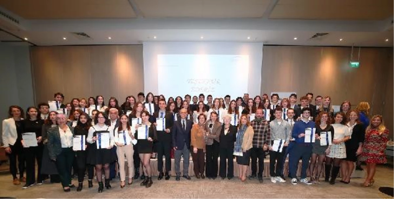 Uluslararası Gençlik Ödül Programı\'na Türkiye\'den katılan 450 genç törenle sertifikalarını aldı