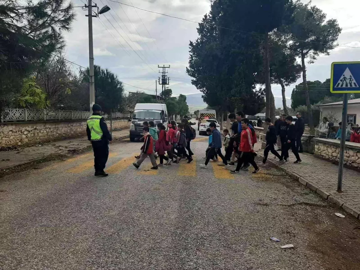 Aydın\'da yaya önceliği faaliyeti gerçekleştirildi