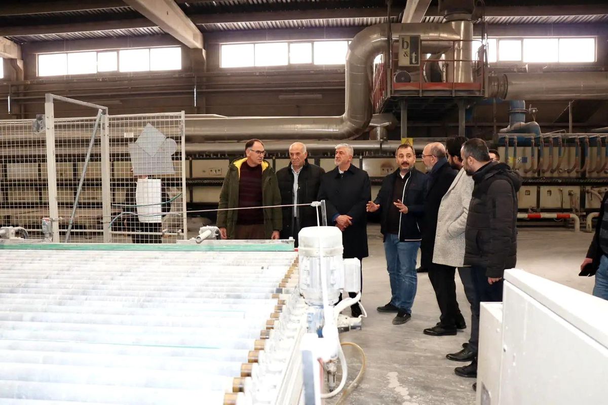 Başkan Önsay: "Gediz OSB önemli anlamda katma değer sağlıyor"