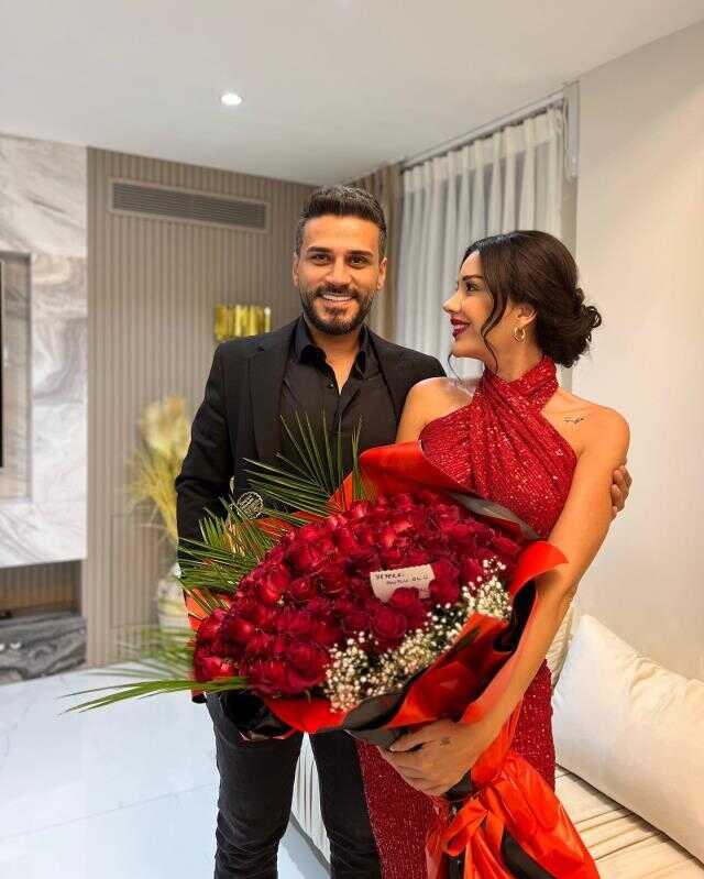 Bu kadarına da pes! Dilan Polat'a gelen dolarlı çiçek takipçilerini çileden çıkarttı: Görgüsüzlük