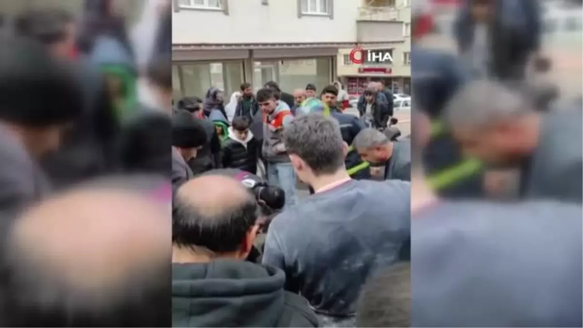 Genç kadın sokak ortasında bıçaklandı