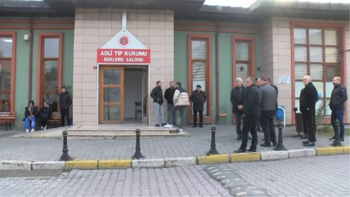 HALİÇ\'TEKİ SALDIRIDA HAYATINI KAYBEDEN CUMALİ ASLAN\'IN CENAZESİ ADLİ TIP\'TAN ALINDI