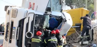 Devrilen tırın sürücüsü öldü