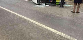 Muayeneye giden midibüs kaza yaptı: 2 yaralı