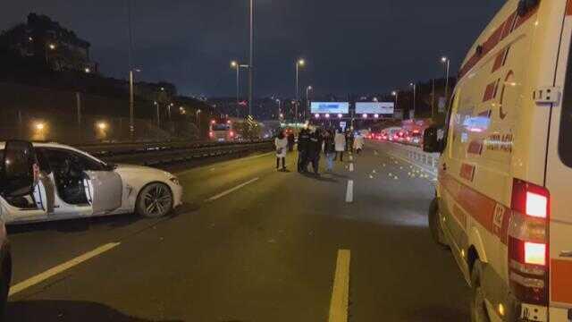 Son Dakika! İstanbul Haliç Köprüsü'nde otomobile silahlı saldırı! Ölü ve yaralılar var