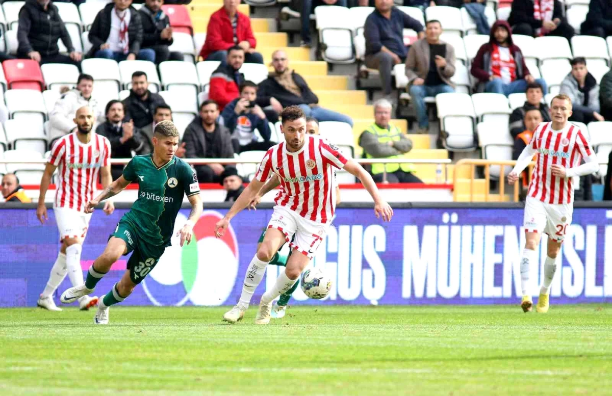 Spor Toto Süper Lig: FTA Antalyaspor: 2 Giresunspor: 2 (Maç sonucu)