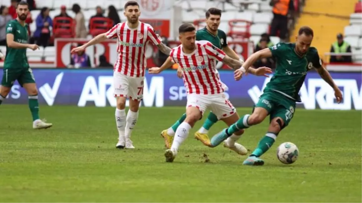 Süper Lig\'de çılgın maç! Antalya-Giresun karşılaşması nefes kesti