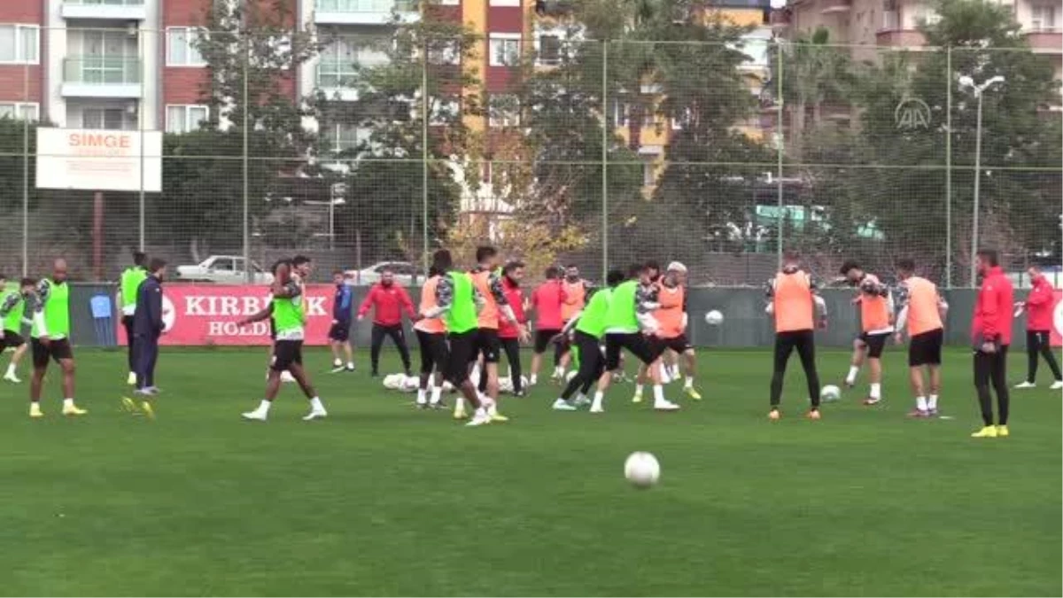 Alanyaspor Teknik Direktörü Farioli\'den Galatasaray maçı ve transfer değerlendirmesi