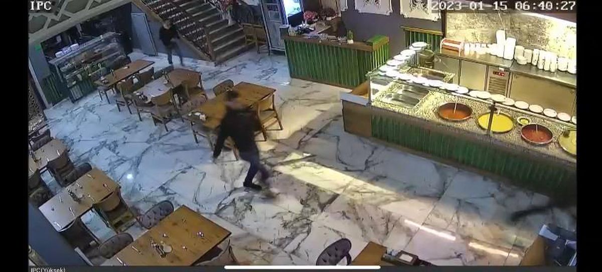 Elazığ sabah saatlerinde sallandı! Depremde panik anları güvenlik kamerasına yansıdı