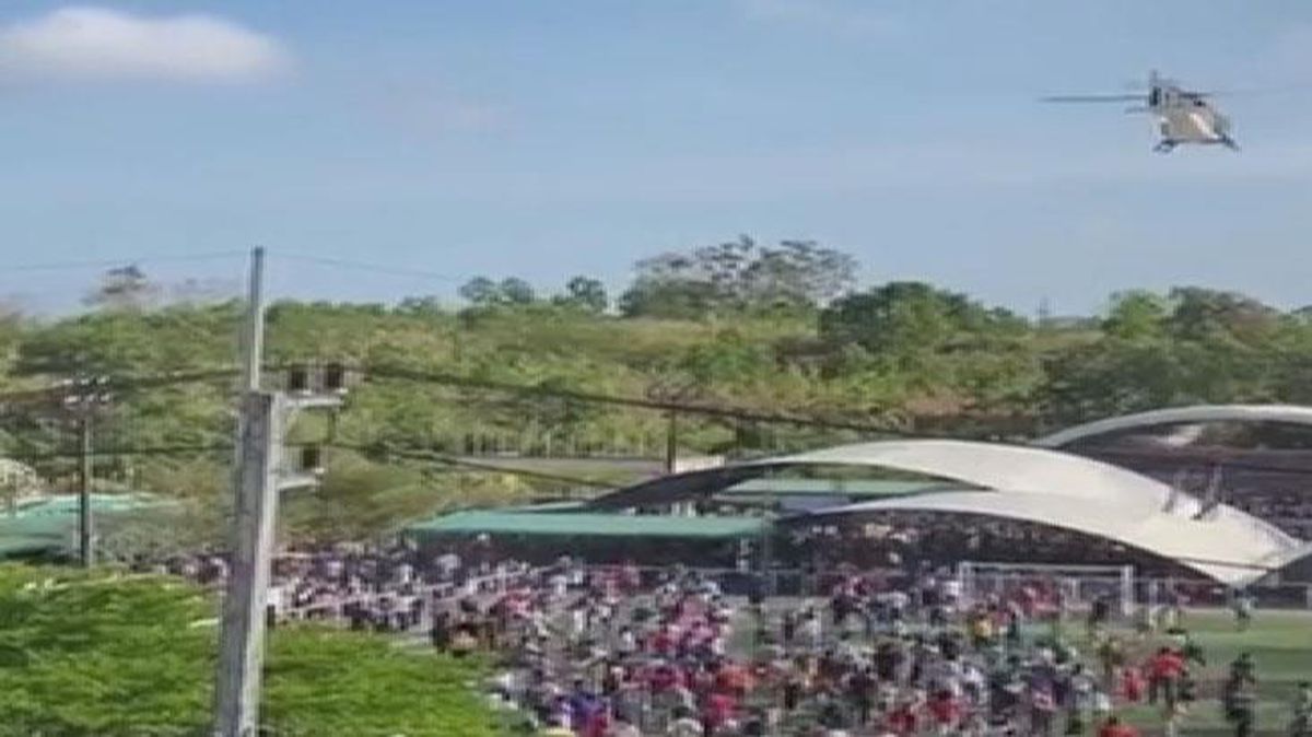 Hediye dağıtan helikopter etkinlik çadırını devirdi: 8 yaralı