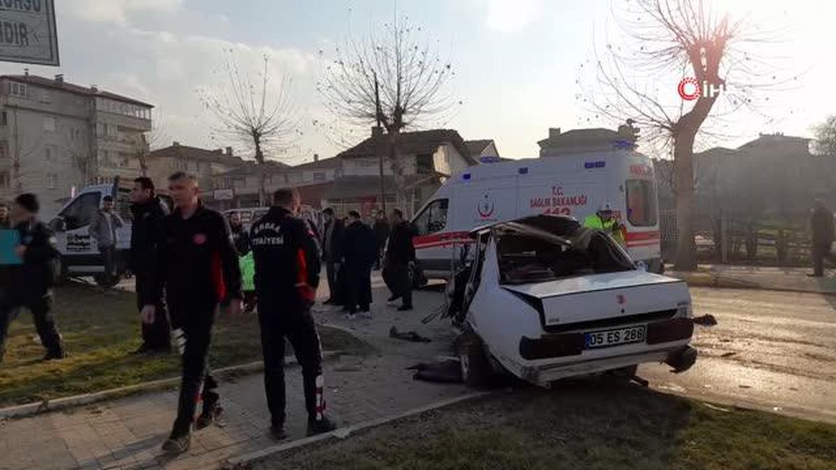 Hurdaya dönen araçtan yaralı olarak çıktı