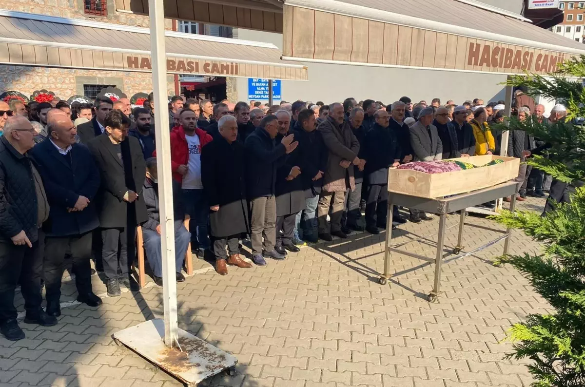 Iğdır Valisi Sarıibrahim\'in annesi, Rize\'de son yolculuğuna uğurlandı