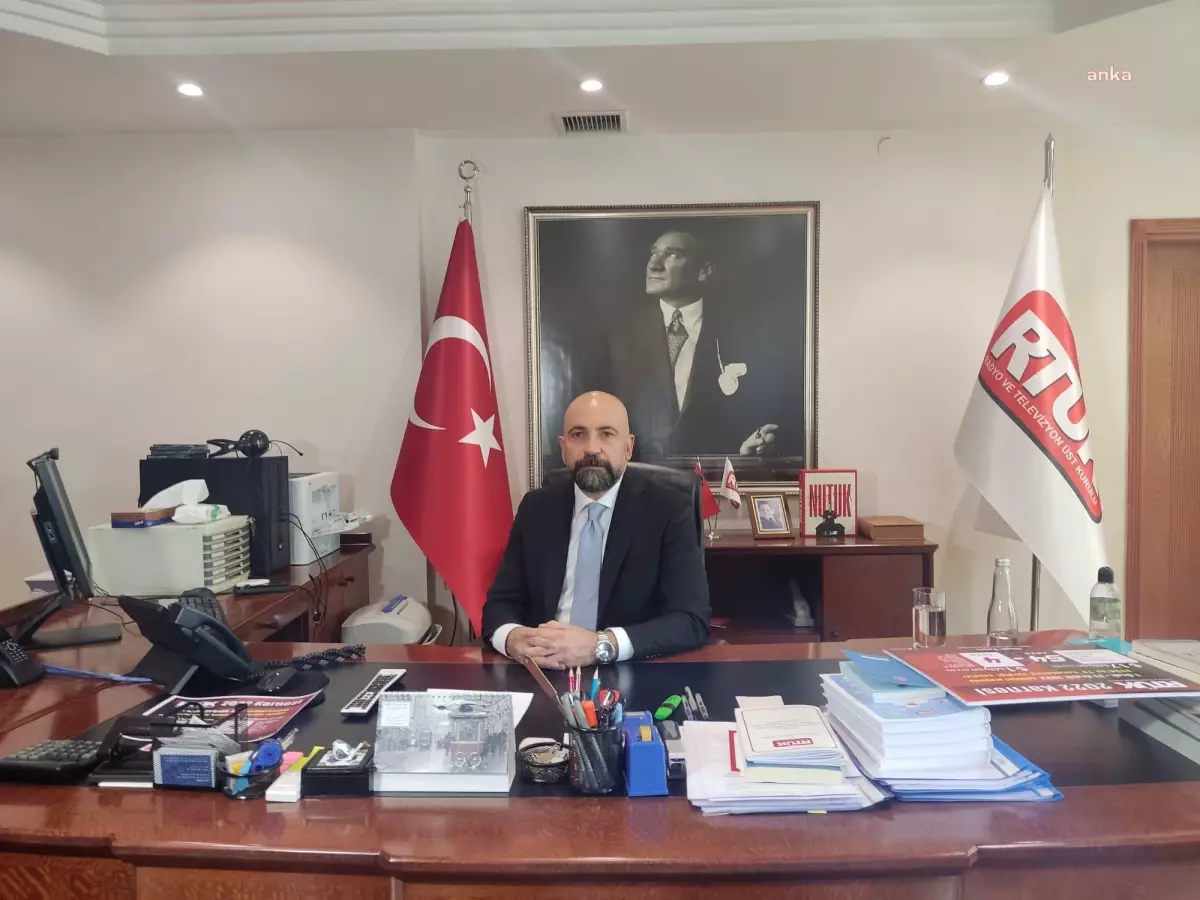 İlhan Taşcı, RTÜK\'ü Göreve Çağırdı: "Kılıçdaroğlu Yayındayken Tehdit Edercesine Silahlı-Paramiliter Bir Yapının Reklamını Yapmanın Anlamı Açıktır"