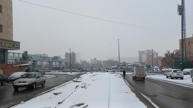 İran'da soğuk havalarda okul ve kamu kurumlarında 'enerji tasarrufu' uygulaması