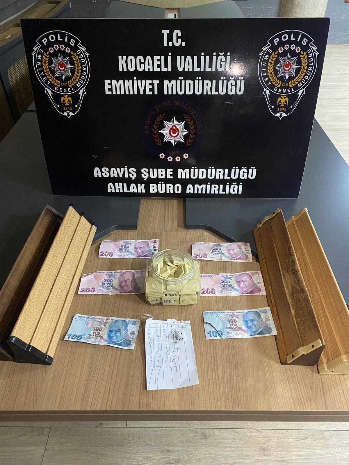 Kocaeli\'de iş yerinde kumar oynayan 4 kişiye para cezası