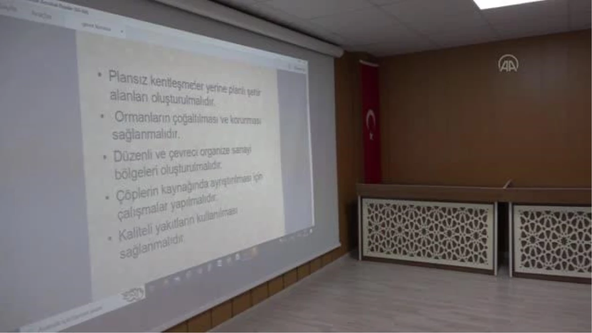 Muhtarlara Aile Okulu Projesi kapsamında eğitim verildi