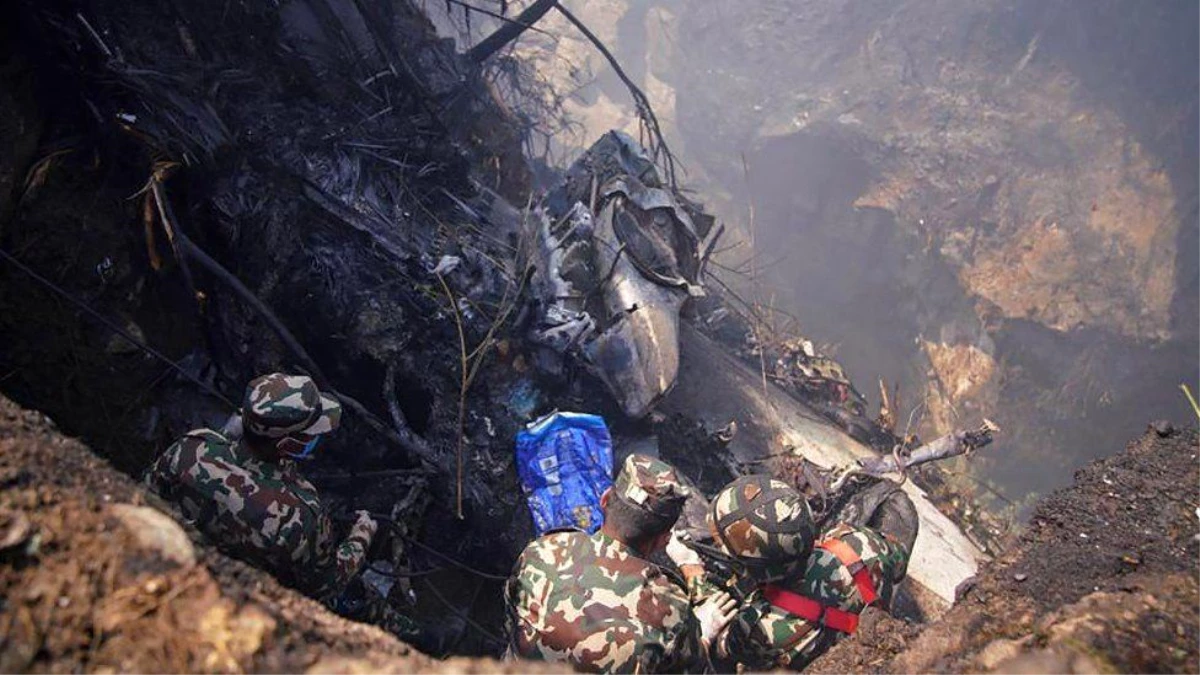 Nepal\'de uçak düştü: En az 40 ölü