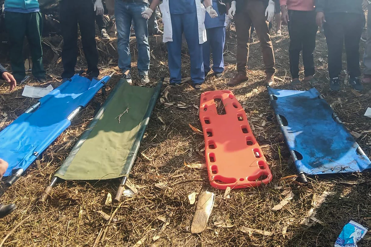 Nepal\'de yolcu uçağının düşmesi sonucu ilk belirlemelere göre 40 kişi öldü