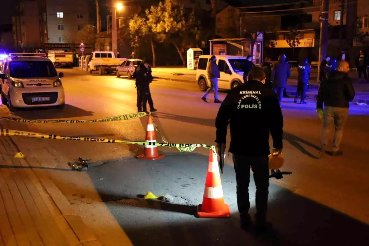 Tartıştığı şahsa kurşun yağdırdı, yoldan geçen vatandaş yaralandı