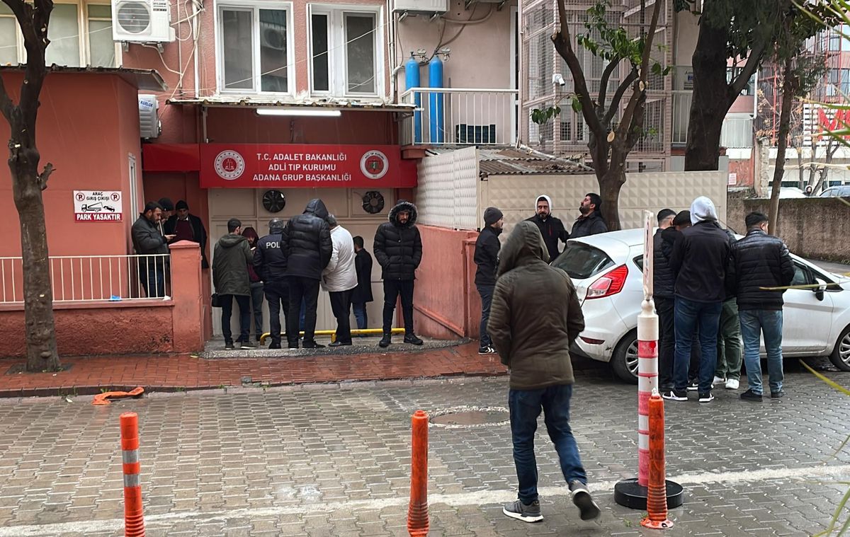 Adana\'da oğlu tarafından tabancayla vurulan kadın hastanede öldü