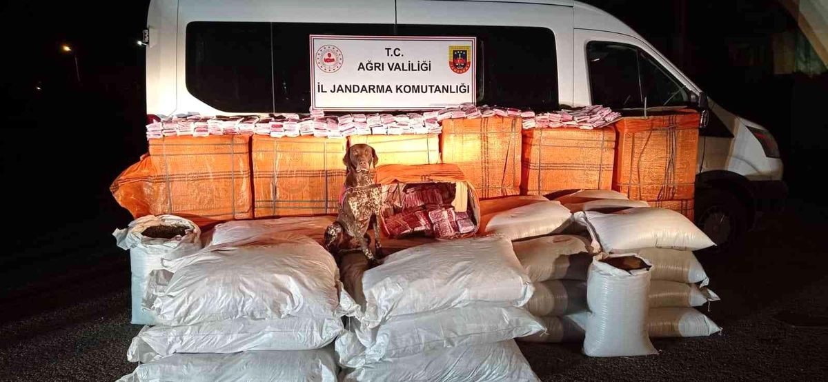 Ağrı\'da bir minibüste gümrük kaçağı malzemeler ele geçirildi