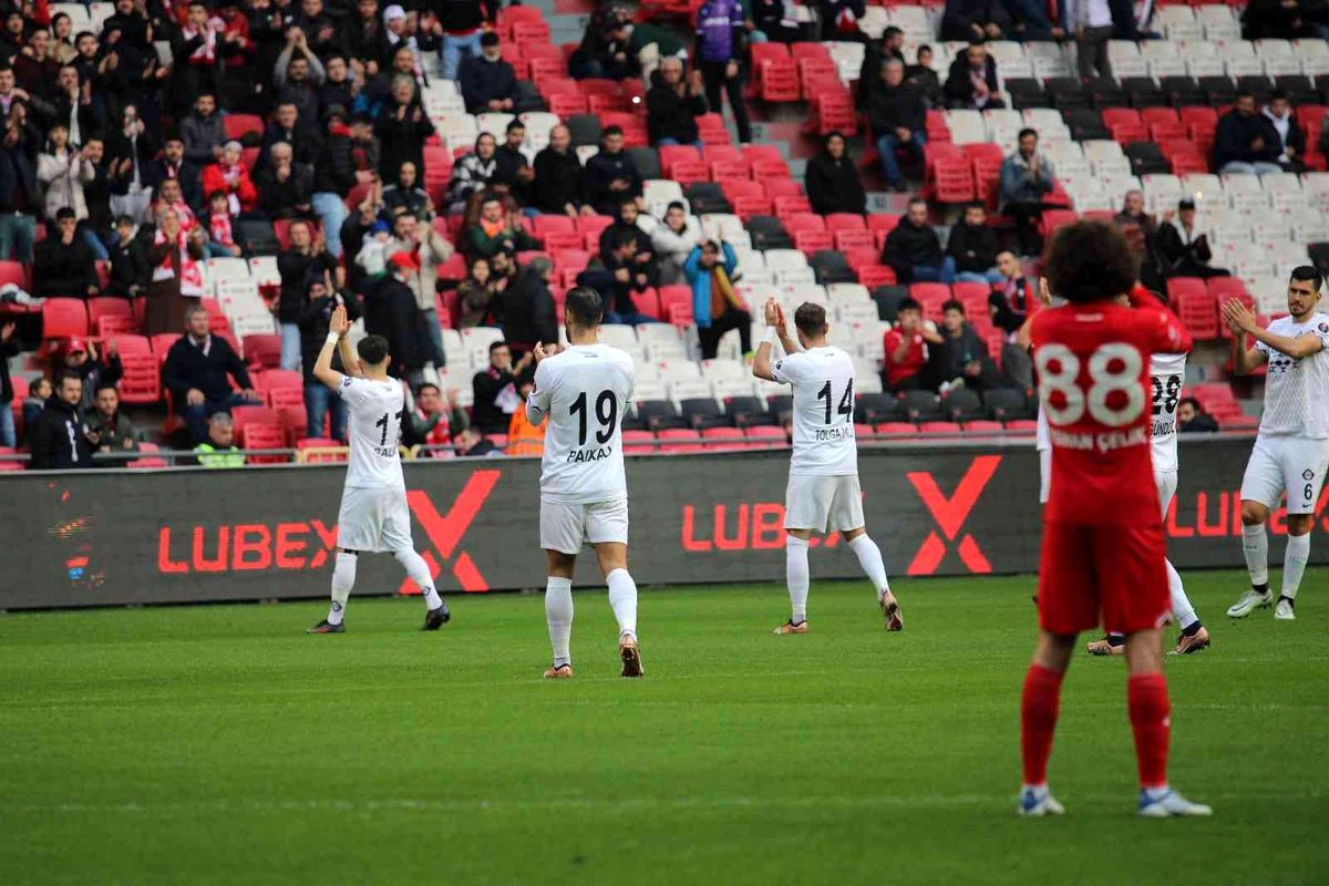 Altay\'da, mağlubiyet serisi devam ediyor