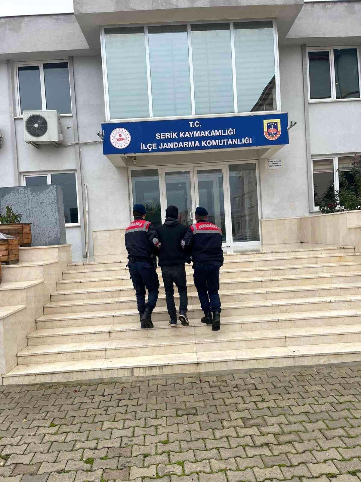Antalya\'da uyuşturucu operasyonunda 18 şüpheli tutuklandı