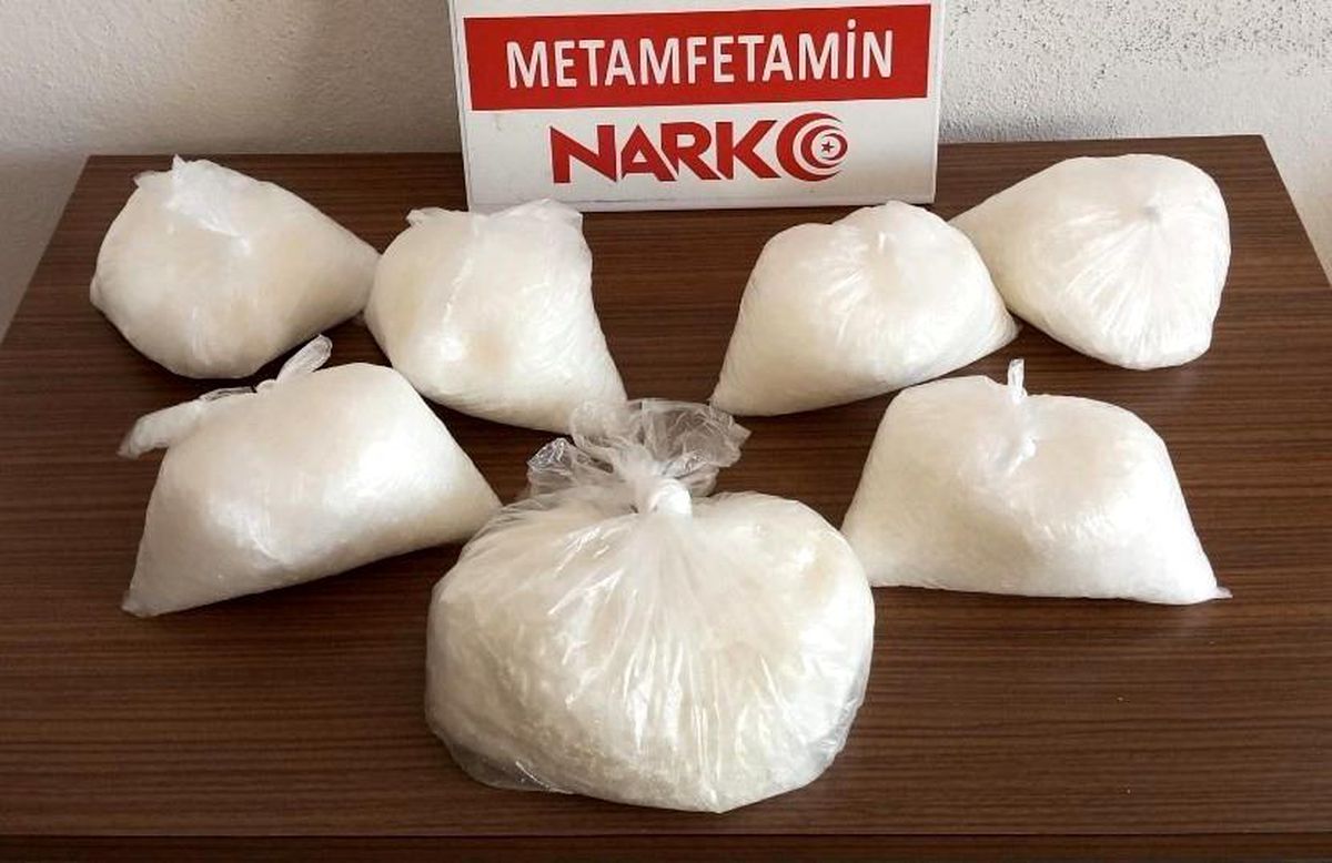 Denizli\'de tacirlere darbe; kilolarca uyuşturucuyla yakalandılar
