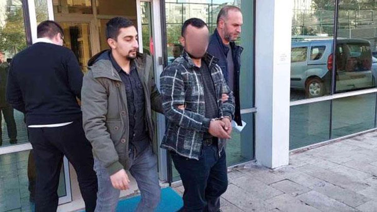 Eşinin eline mermi koymuştu! Çıkarıldığı mahkemede 'Hatıra olsun' diye koyduğunu söyledi