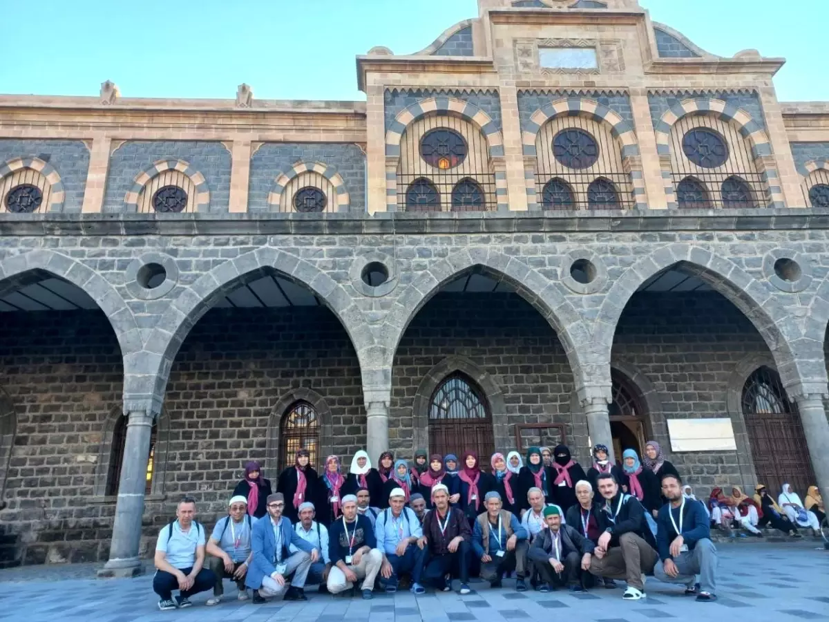 Fındık para edince köy toplu halde umreye gitti