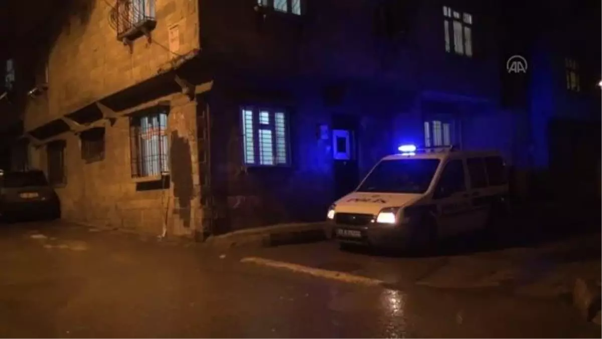 GAZİANTEP - Akraba iki grup arasında çıkan silahlı kavgada 3 kişi öldü